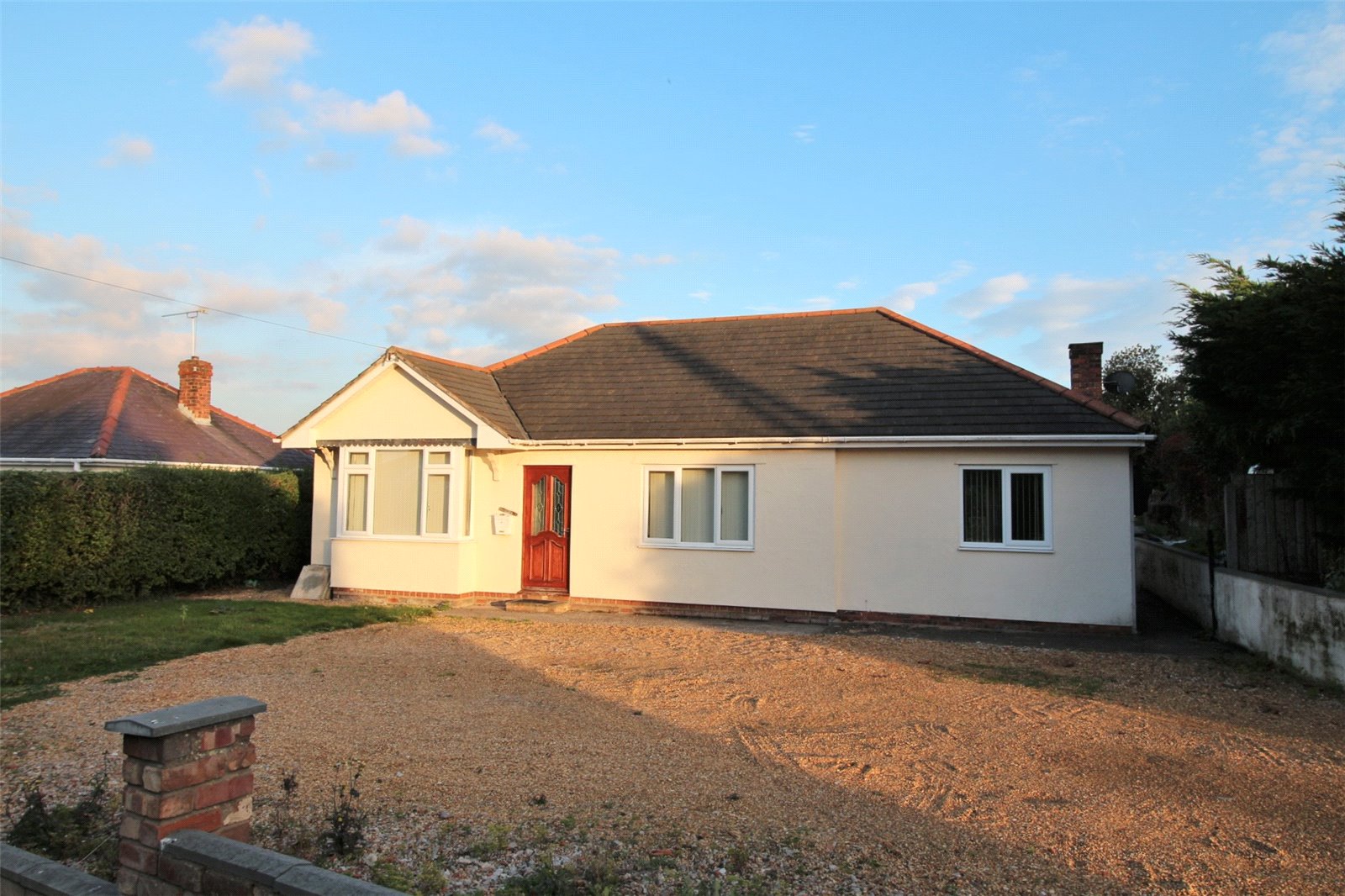 Whitegates Wrexham 3 bedroom Bungalow For Sale in Croeshowell Burton