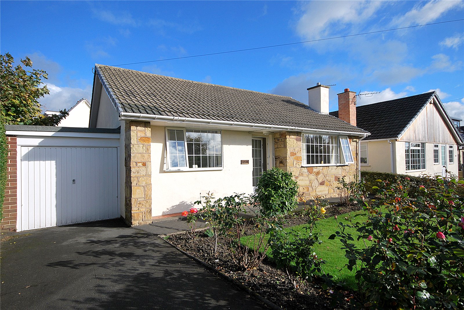 Whitegates Mirfield 2 bedroom Bungalow SSTC in Lee Green Mirfield West