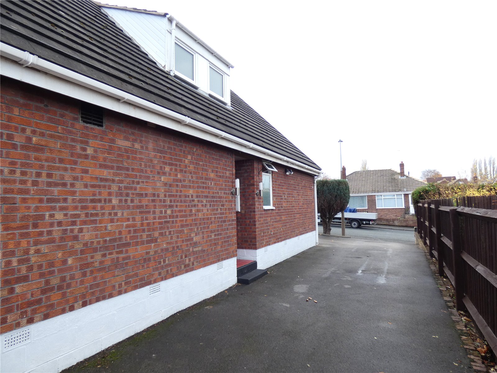 Whitegates Cleckheaton 3 bedroom House SSTC in Liversedge Hall Lane