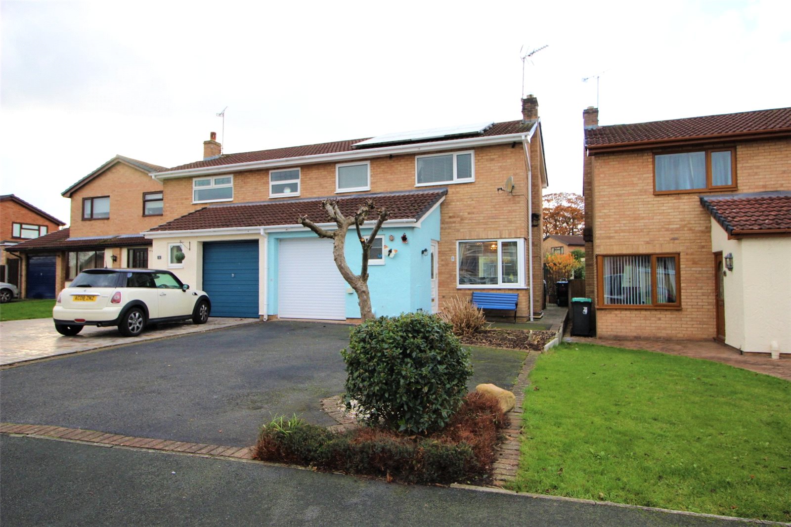 Whitegates Wrexham 3 bedroom House For Sale in Oakwood Court Rhostyllen