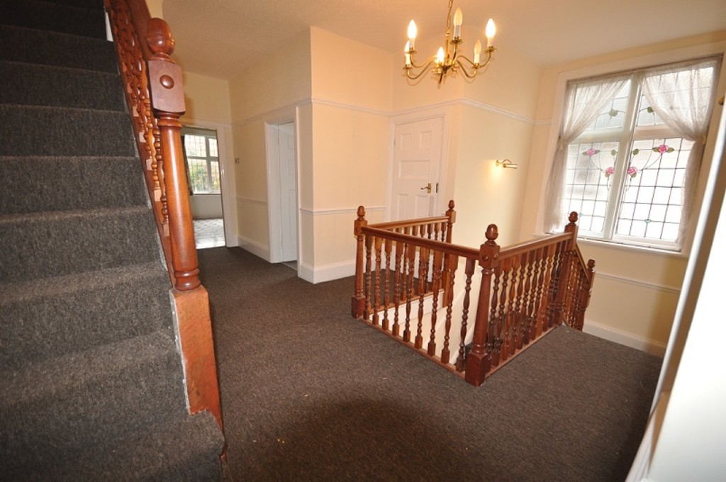 Martin & Co Nottingham City 4 bedroom Apartment To Let in Carisbrooke