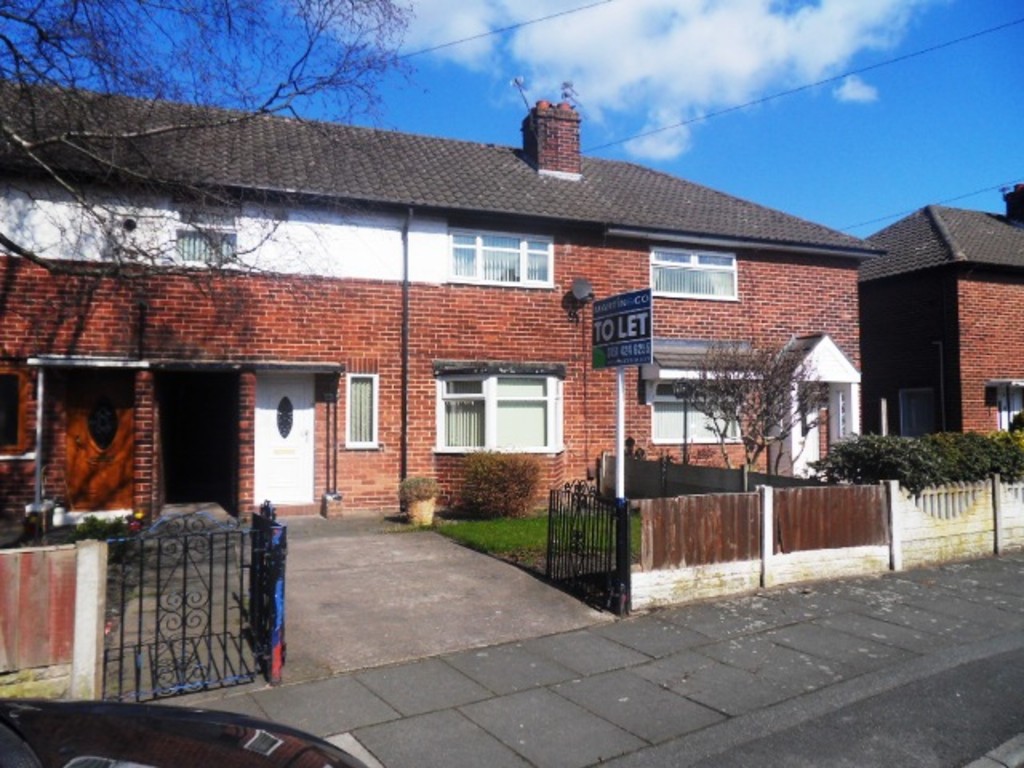 Martin & Co Widnes 3 bedroom Terraced House Let in Crow Wood Lane, Halton View, Widnes