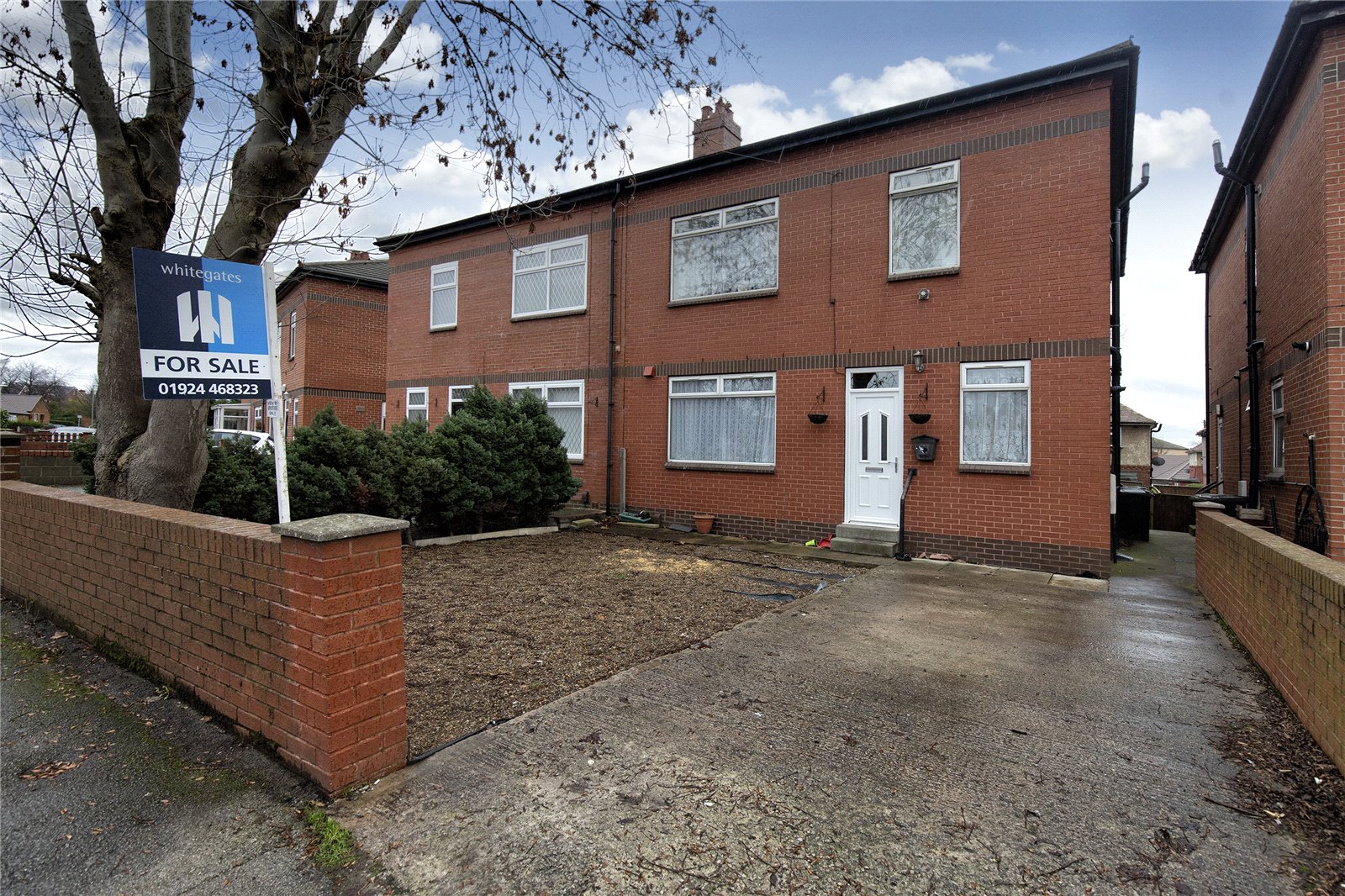 Whitegates Dewsbury 4 bedroom House SSTC in Chapel Fold Batley West