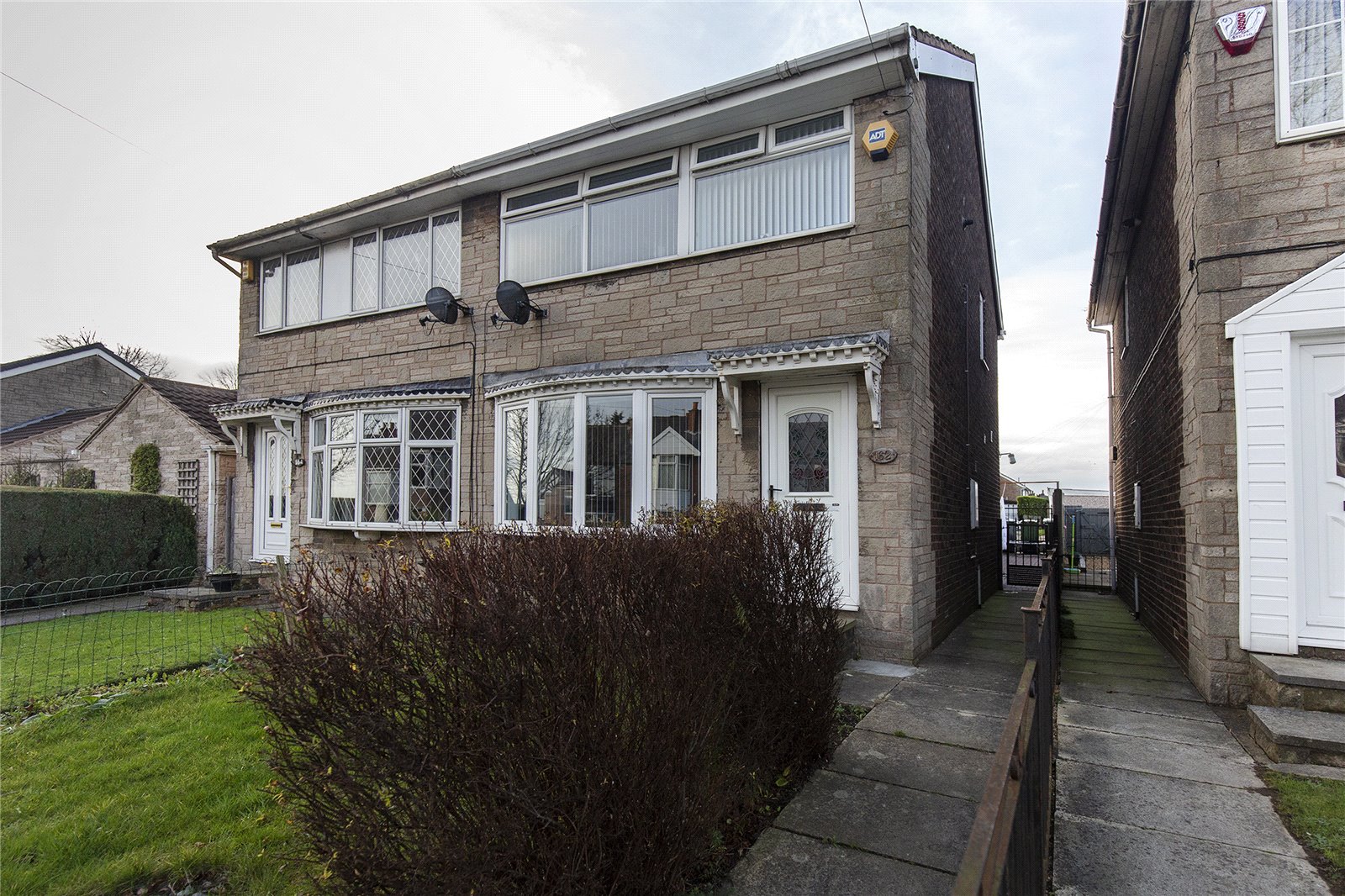 Whitegates Dewsbury 3 bedroom House SSTC in Bywell Road Dewsbury West