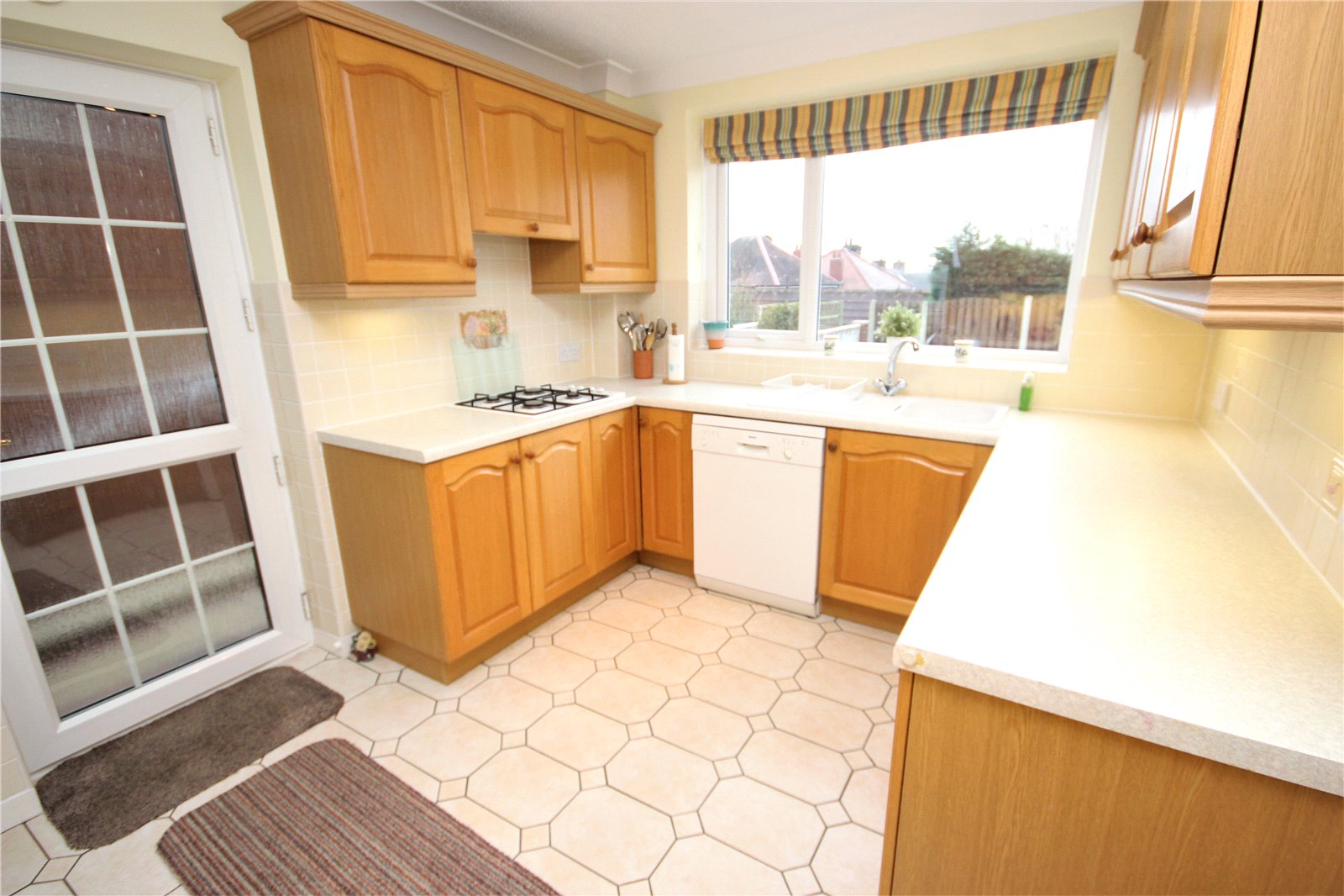 Whitegates Barnsley 3 Bedroom House Sstc In Howden Close Darton