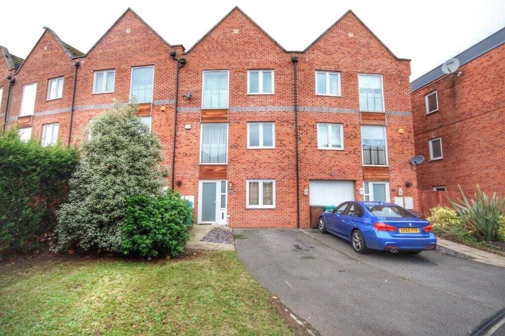 Whitegates Nottingham Sherwood 4 bedroom House SSTC in Watermark Close