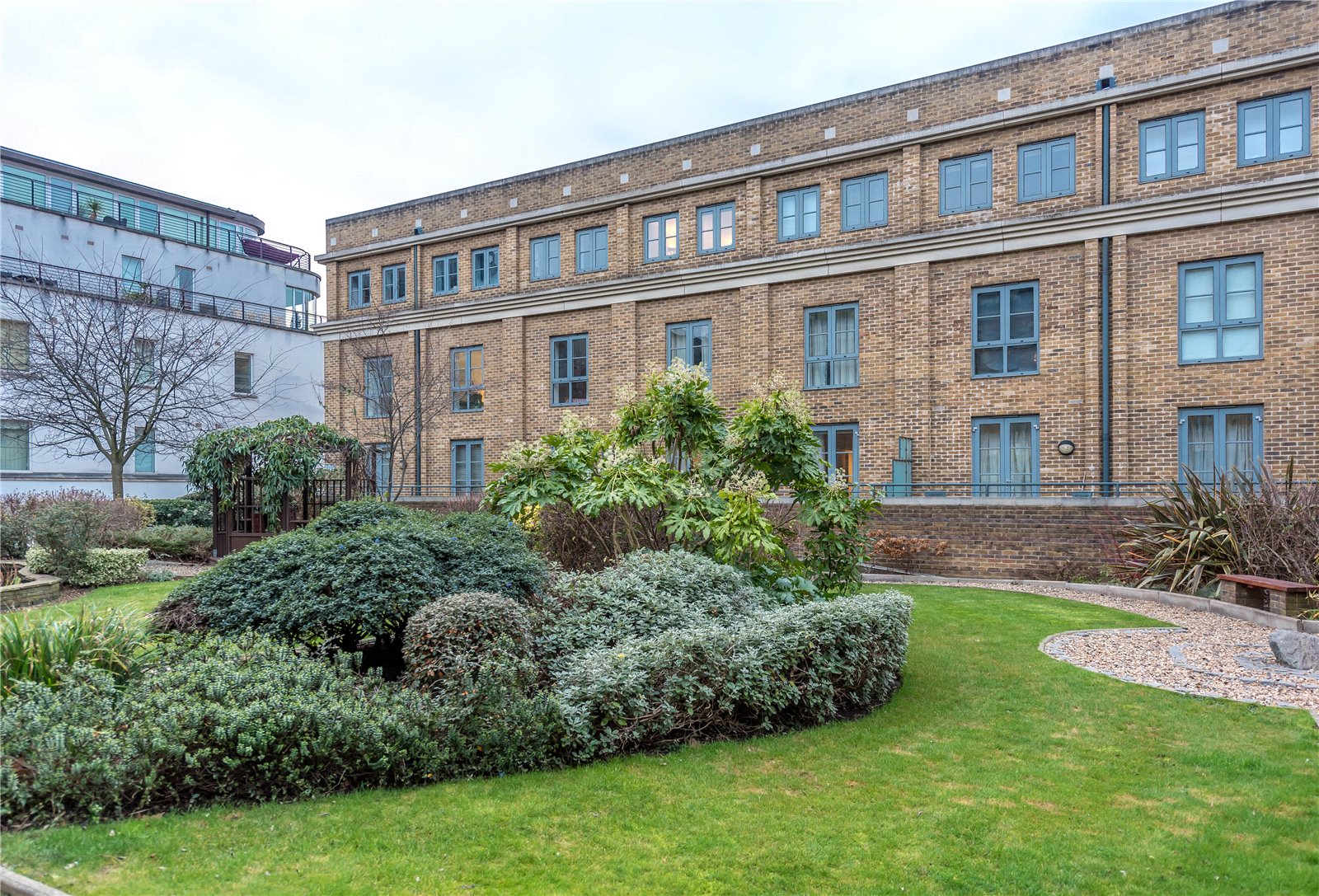 Ellis & Co Islington 2 bedroom Flat Let Agreed in Roberts Court, 23