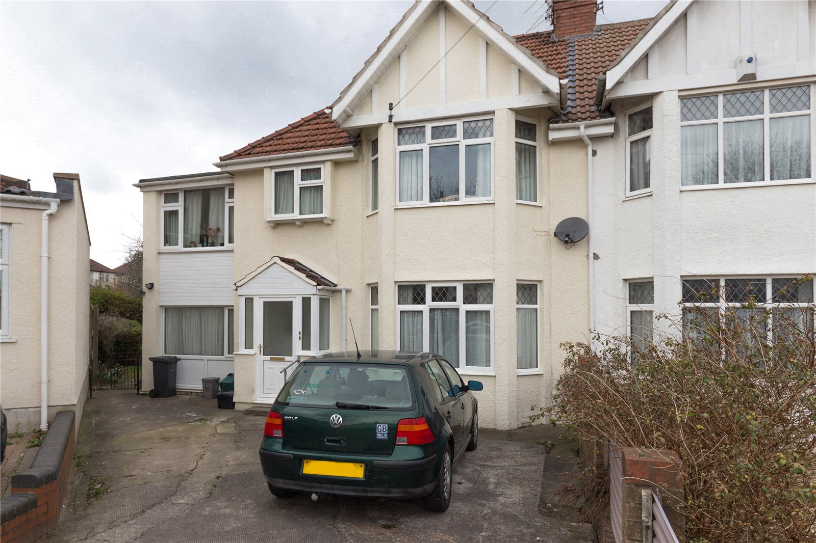 CJ Hole Henleaze 2 bedroom Flat SSTC in Harbury Road, Henleaze, Bristol
