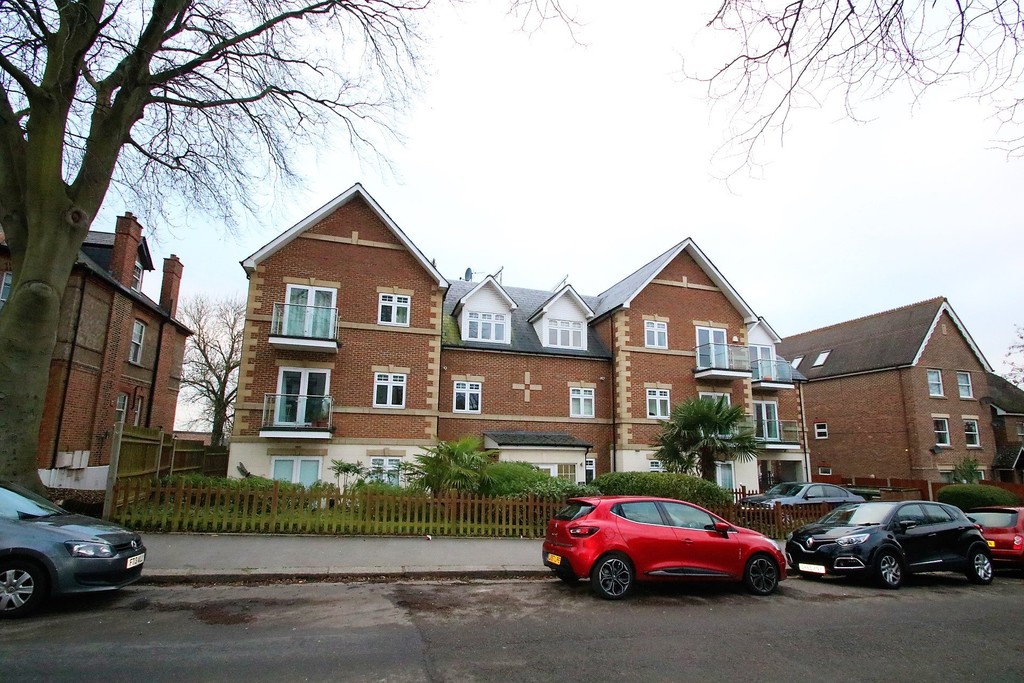 Martin & Co Croydon 2 Bedroom Apartment Let In Normanton Road, South ...