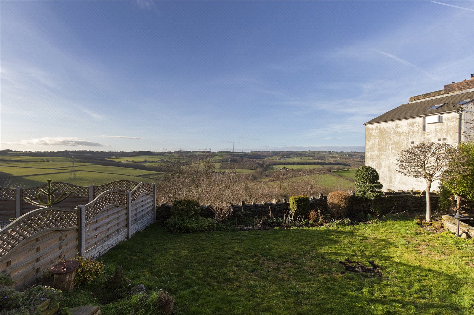 Whitegates Dewsbury 4 bedroom House SSTC in Edge Lane, Thornhill