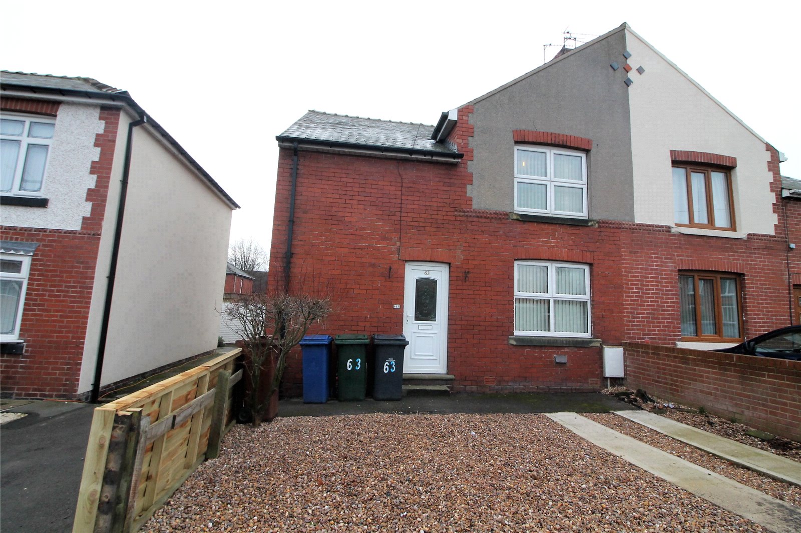 Whitegates Barnsley 3 bedroom House SSTC in Barnsley Road, Darfield