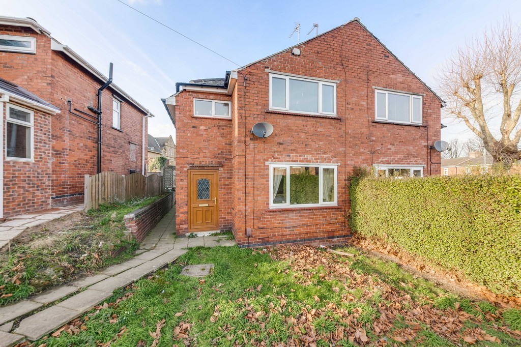 Martin & Co Rotherham 3 bedroom SemiDetached House Let in North