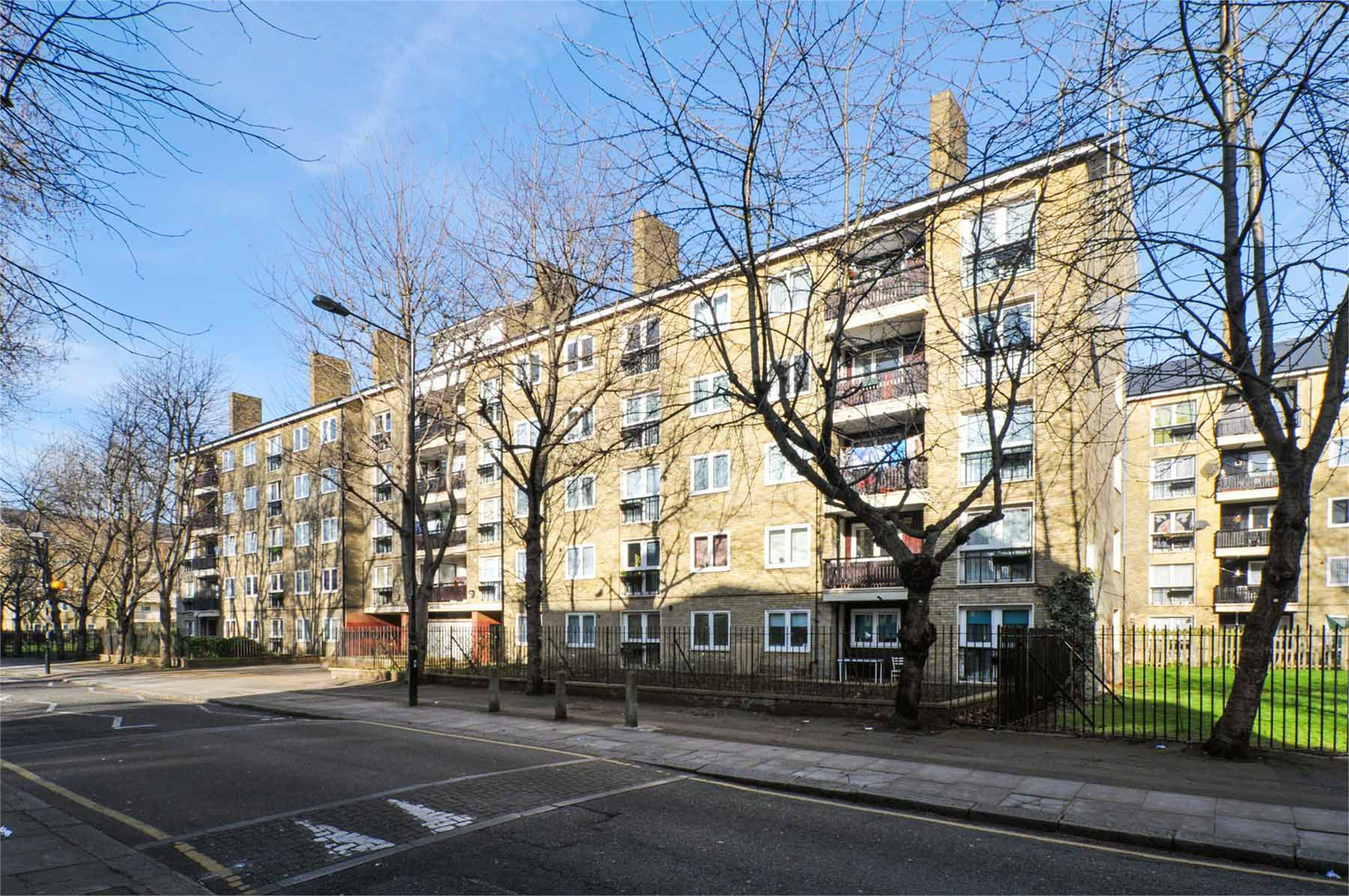 Ellis & Co Bethnal Green 3 bedroom Flat To Let in Lygon House, Gosset