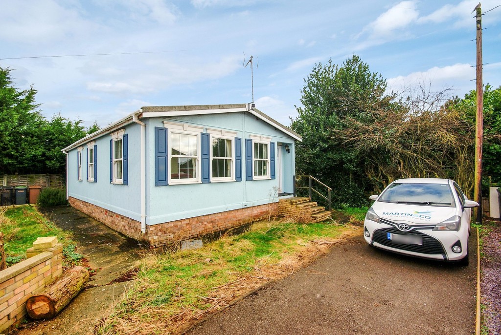 Martin & Co Lincoln 2 bedroom Detached Bungalow SSTC in Ambleside Park
