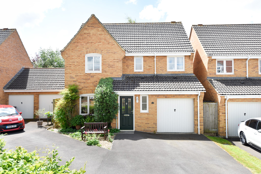 Martin And Co Westbury 4 Bedroom Detached House Let In Dartmoor Road