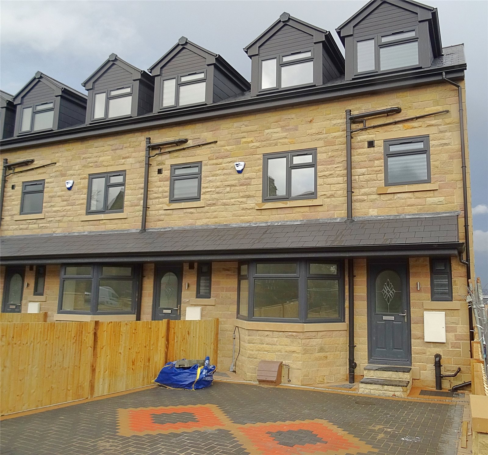 Whitegates Bradford 6 bedroom House For Sale in Chapel Lane Allerton Bradford