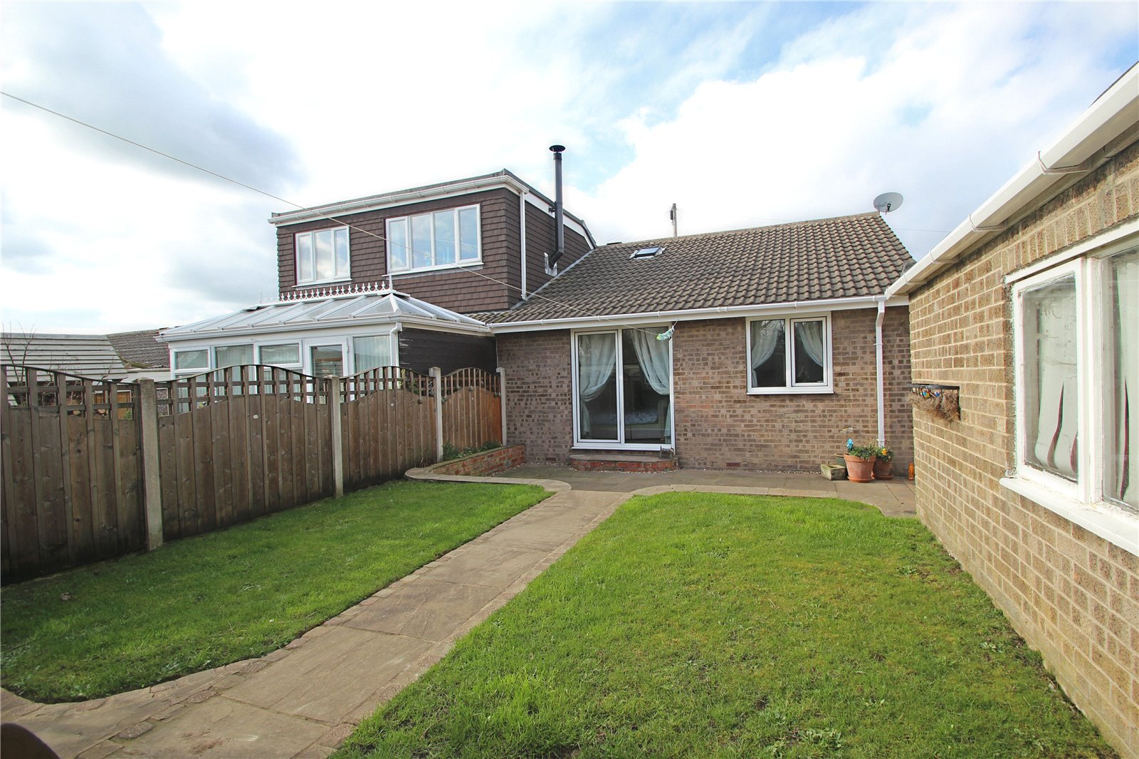 Whitegates Hemsworth 2 bedroom Bungalow SSTC in St Court