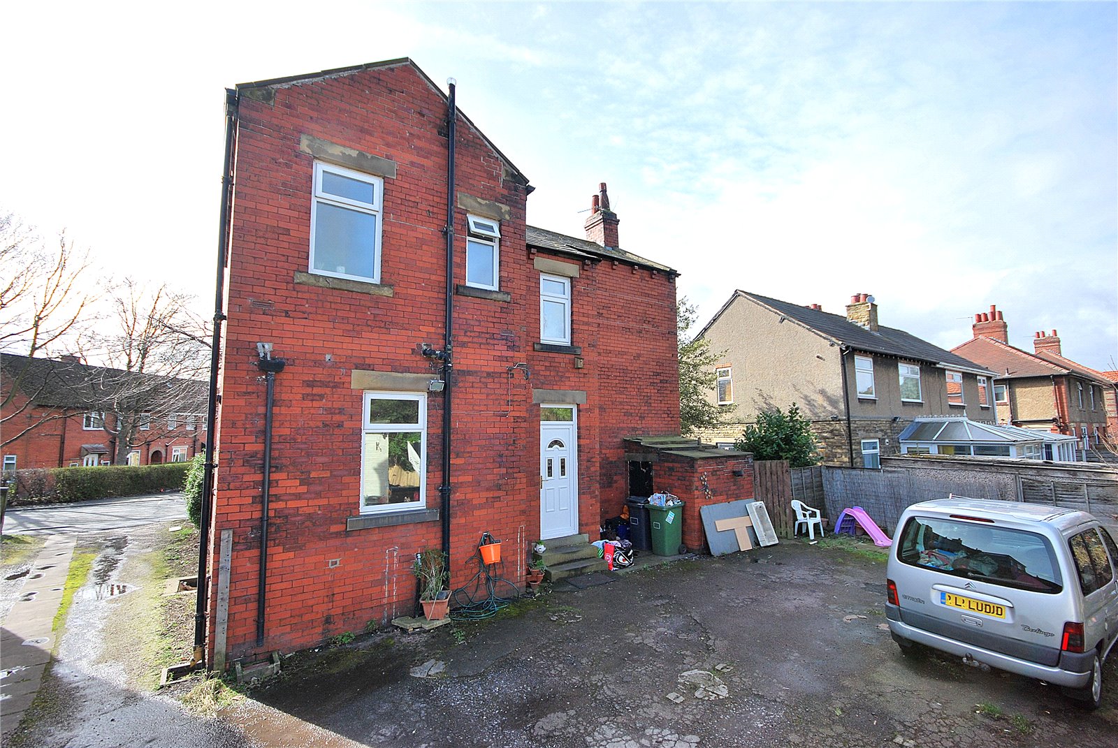 Whitegates Mirfield 3 bedroom House For Sale in Kitson Hill Road