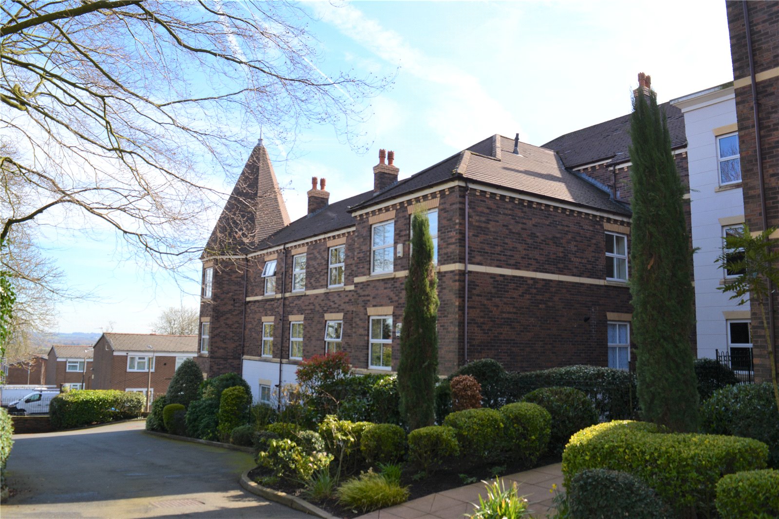 Whitegates Woolton 2 bedroom Flat To Let in Byron Court Woolton Liverpool