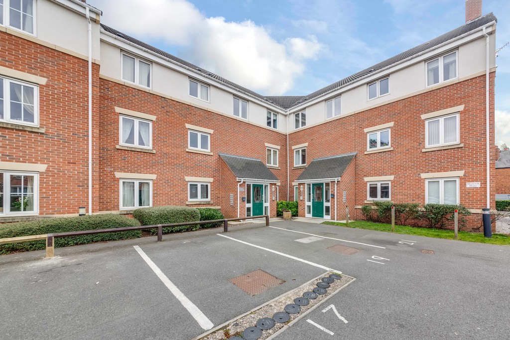 Martin & Co Chesterfield 2 bedroom Apartment Let in Moorcroft House