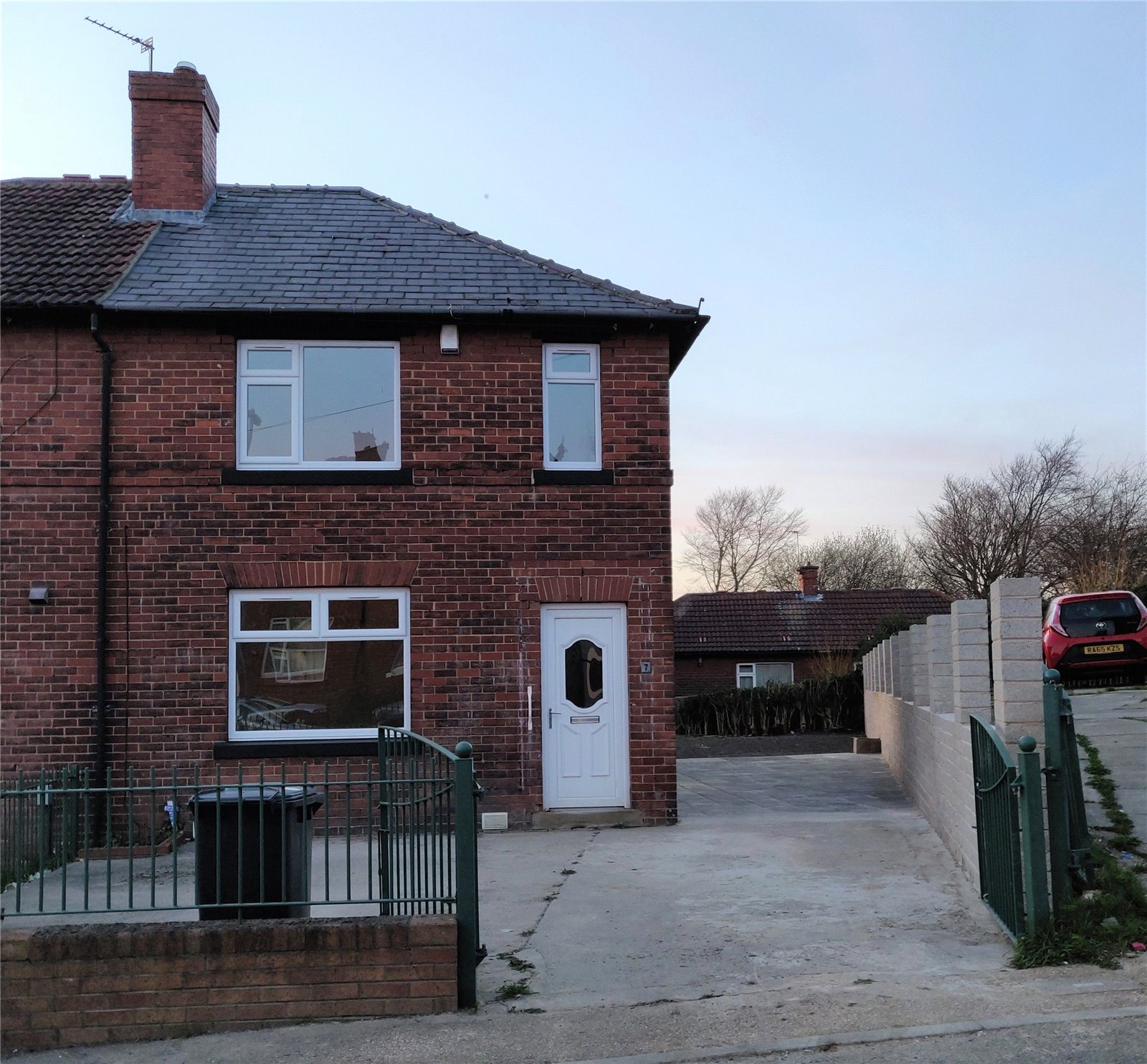 Whitegates Dewsbury 3 bedroom House For Sale in Moorside Crescent