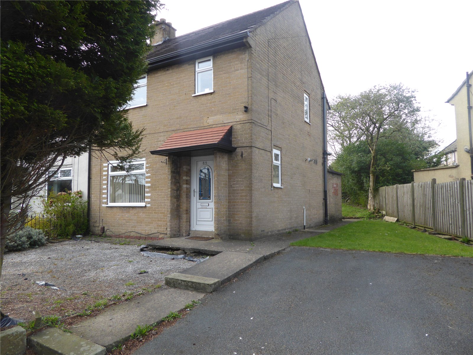 Whitegates Halifax 2 bedroom House SSTC in Illingworth Road Illingworth