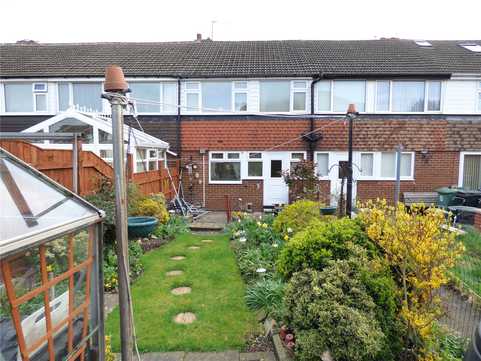 Whitegates Cleckheaton 3 bedroom House SSTC in Lower Hall Close Liversedge