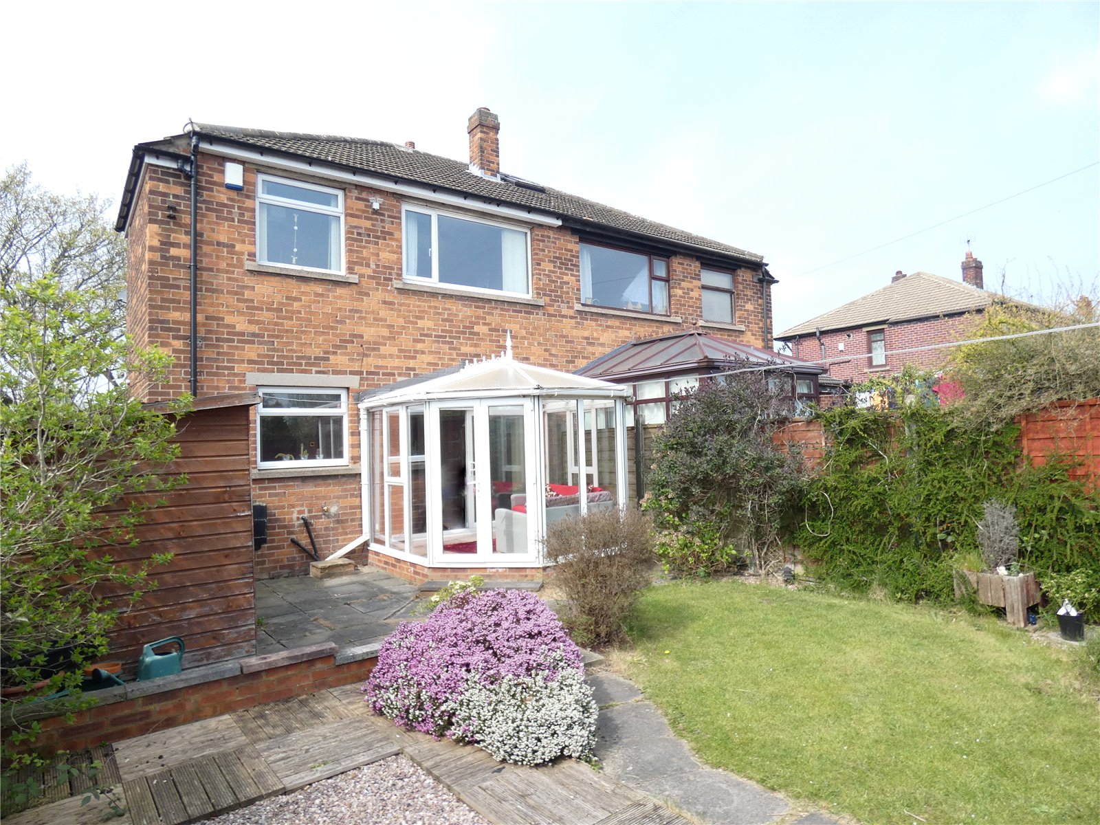 Whitegates Cleckheaton 3 bedroom House SSTC in Hightown Road, Liversedge