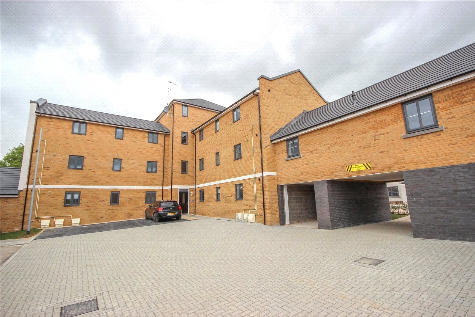 Cjhole Bradley Stoke 2 Bedroom Flat Let Agreed In Mansell