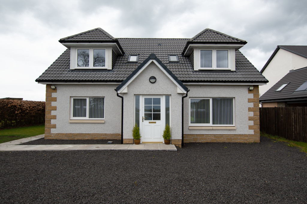 Martin Co Dundee 4 Bedroom Detached House Let In