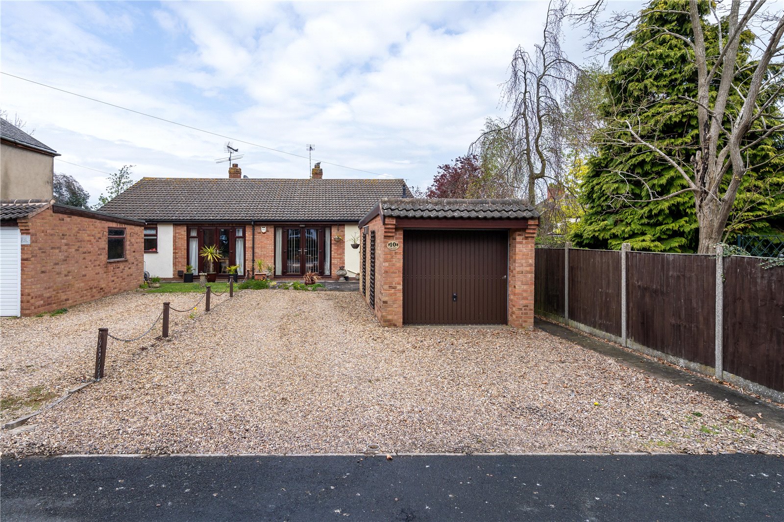 Whitegates Broughton Astley 2 bedroom Bungalow For Sale in Six Acres