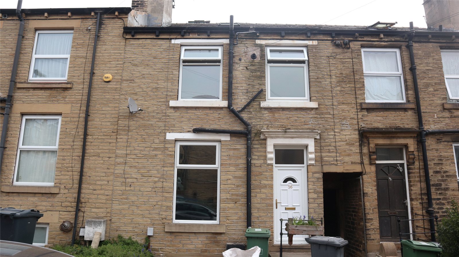 Whitegates Huddersfield 2 Bedroom House Sstc In Crescent