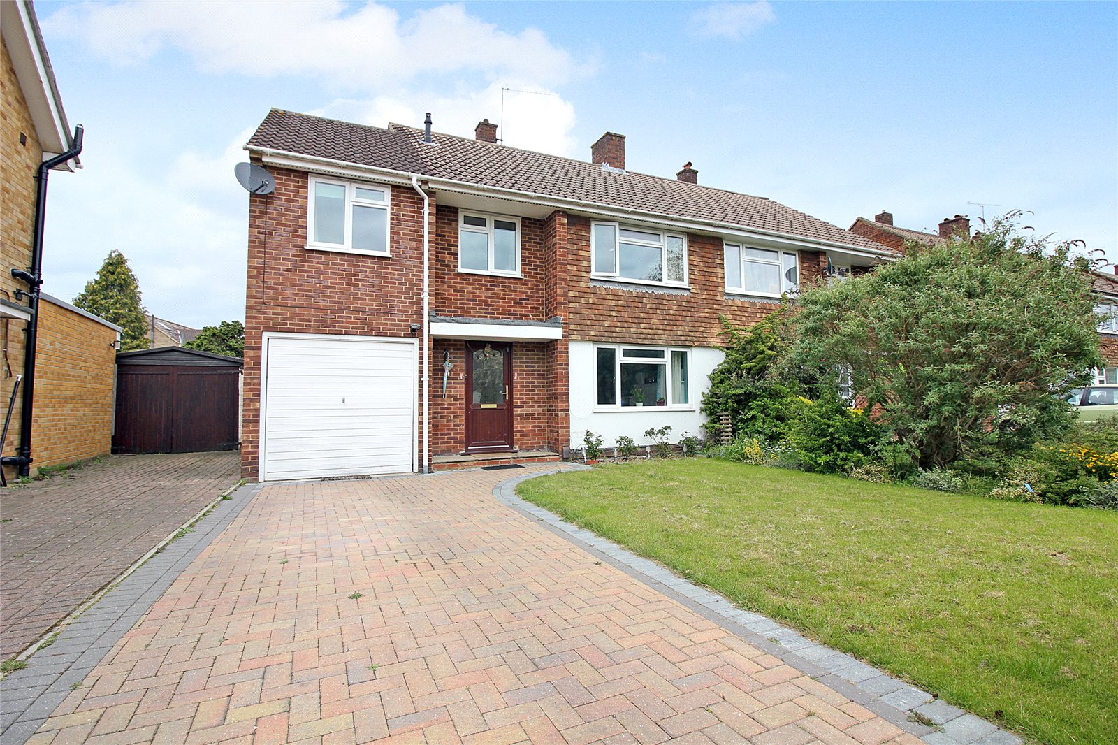 Parkers Earley 4 bedroom House For Sale in Silverdale Road Earley Reading