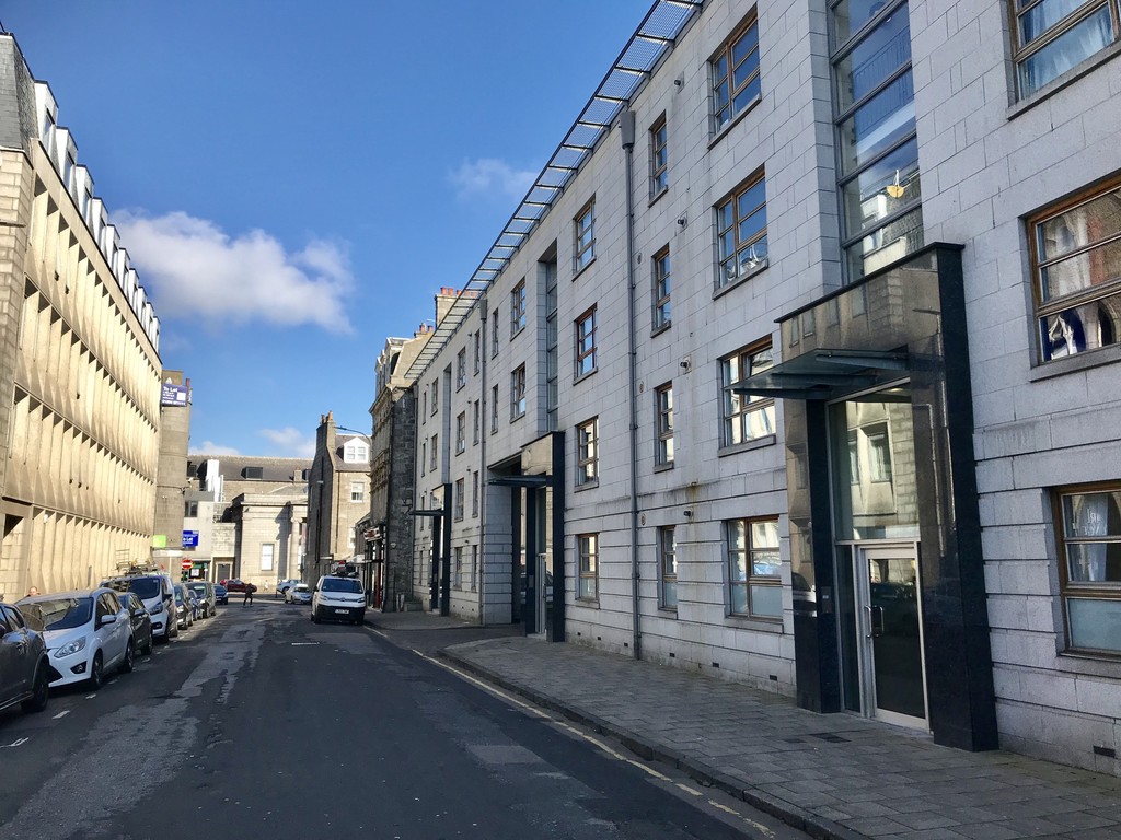 Martin & Co Aberdeen 2 bedroom Apartment Let in Dee Street, Aberdeen