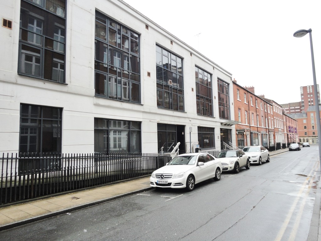 Martin & Co Leeds City 0 bedroom Apartment Let in Britannia House, 16