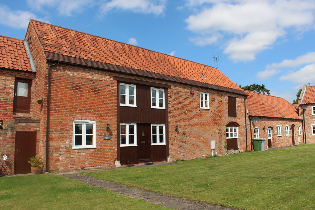 Whitegates Newark 4 Bedroom Barn Conversion Let In The Threshing