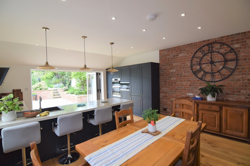 Martin Co Weymouth 4 Bedroom Semi Detached House Let In