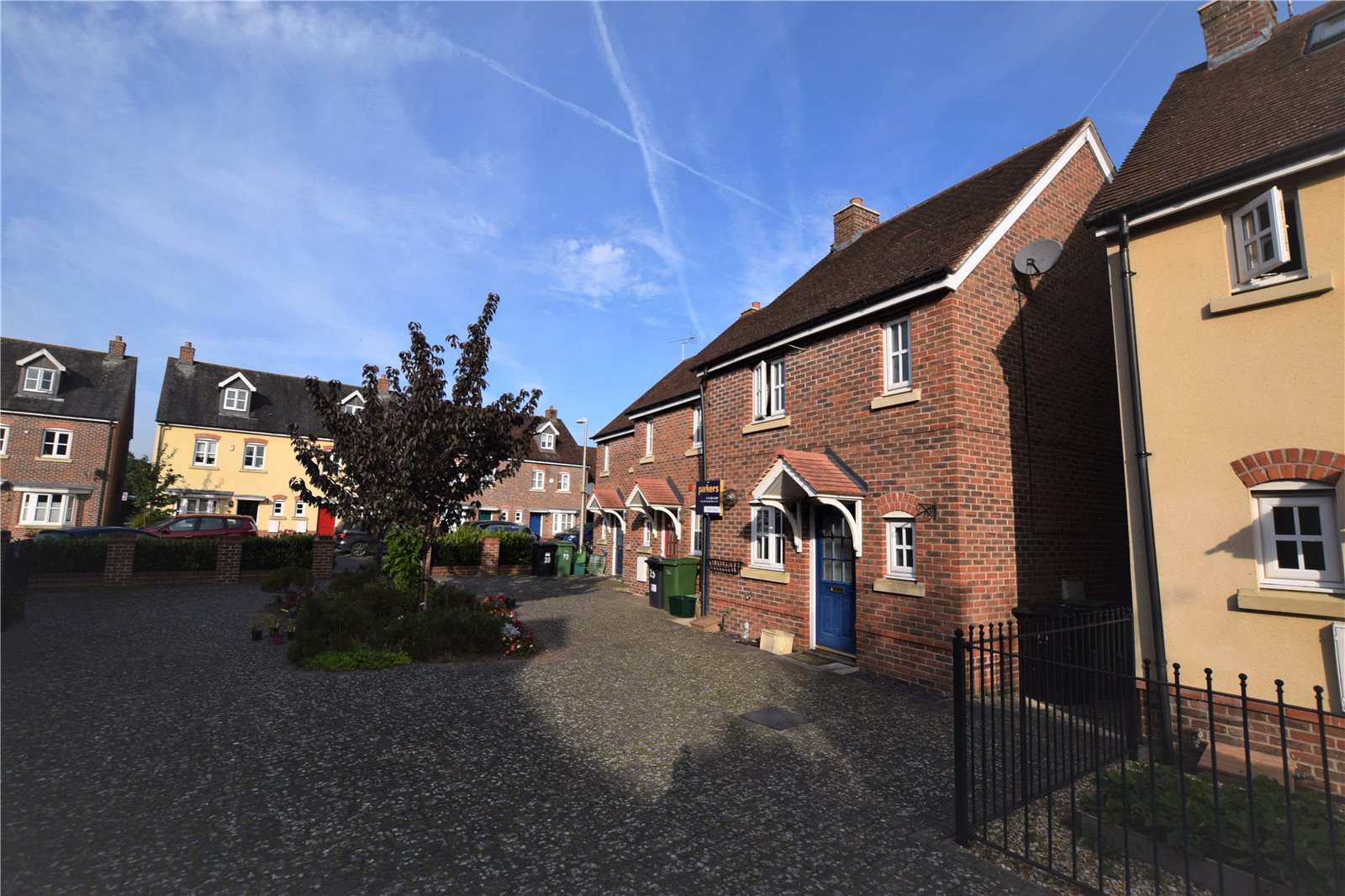 Parkers Burghfield Common 2 bedroom House SSTC in Acorn Gardens