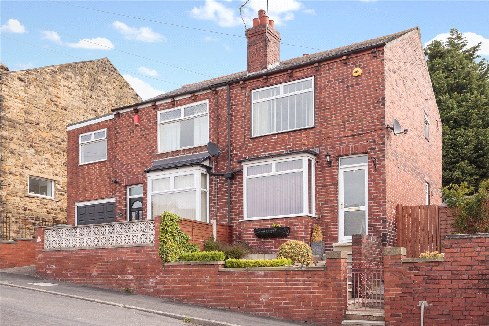 Whitegates Dewsbury 2 bedroom House For Sale in Bridle Street, Batley