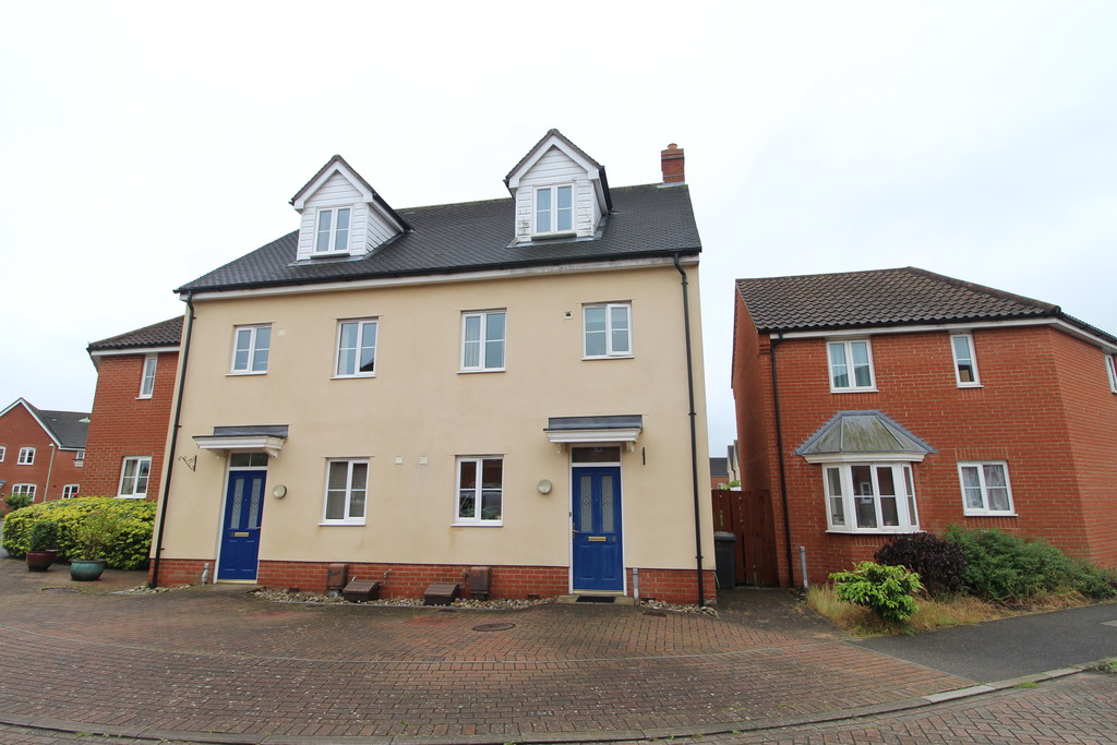Martin And Co Bury St Edmunds 3 Bedroom Town House Sstc In Bury St Edmunds