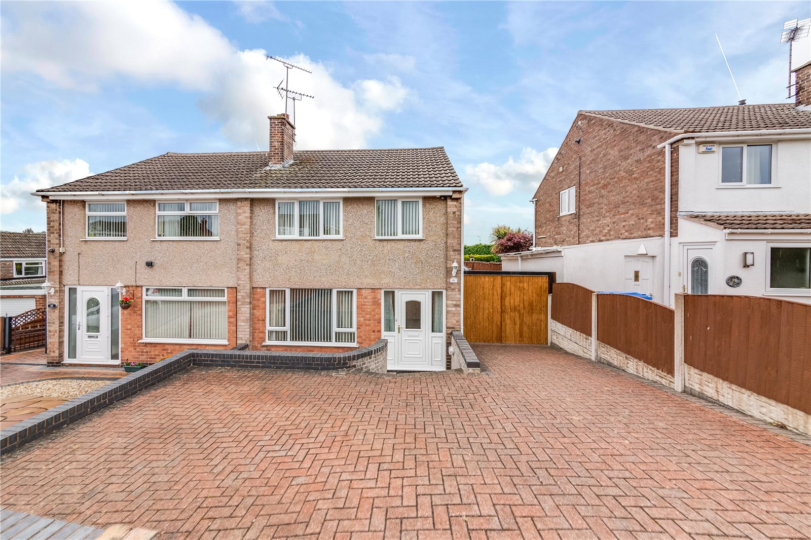 Whitegates Mansfield 3 bedroom House SSTC in Raylawn Street Mansfield