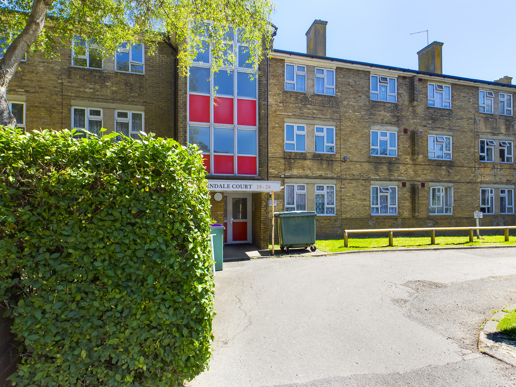 Martin & Co Folkestone 2 bedroom Ground Floor Flat To Let in Rossendale