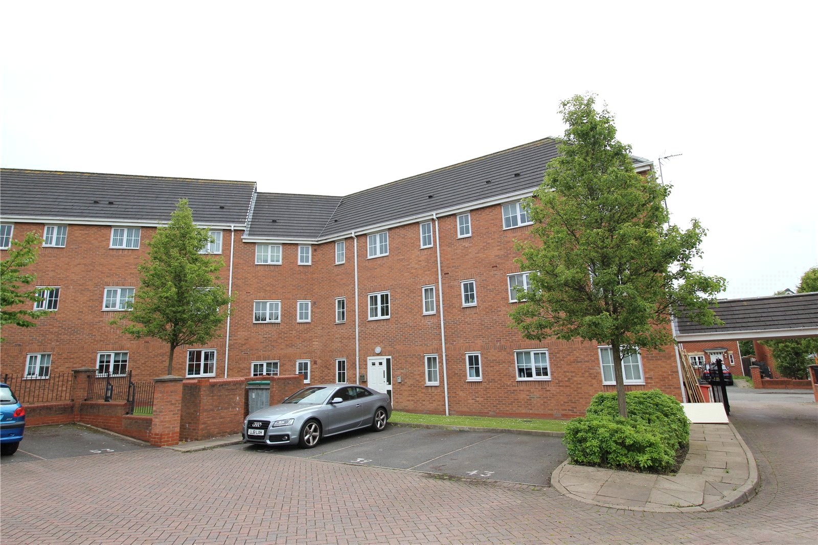 Whitegates Wolverhampton 2 bedroom Flat SSTC in Purcell Road, Bushbury