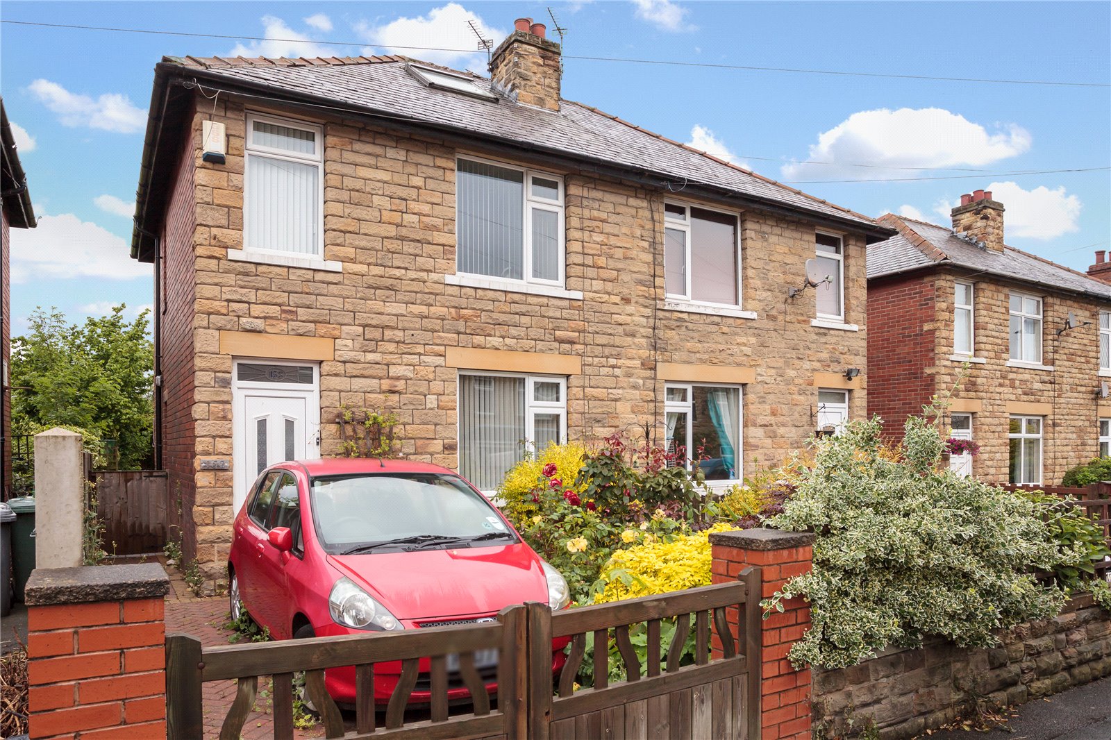 Whitegates Dewsbury 2 bedroom House SSTC in Old Bank Road Earlsheaton