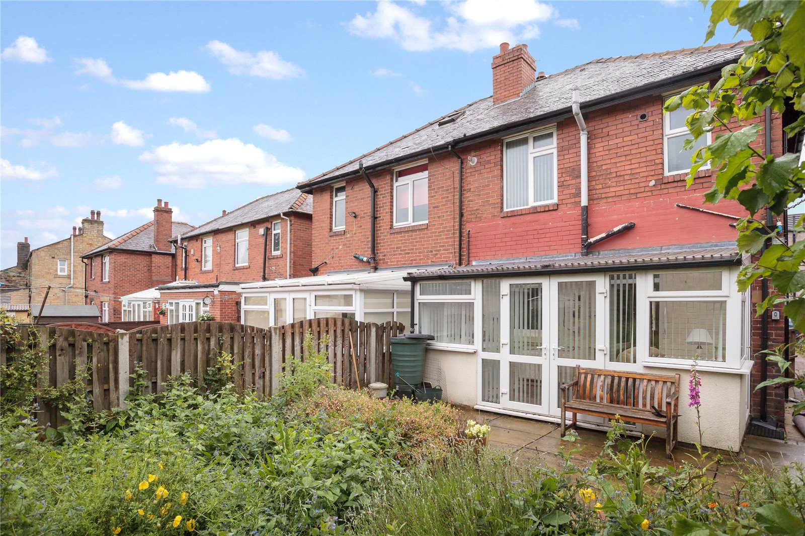 Whitegates Dewsbury 2 bedroom House SSTC in Old Bank Road Earlsheaton