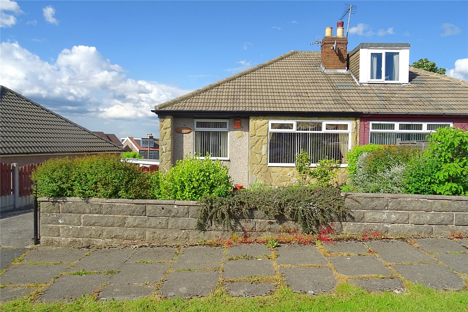Whitegates Bradford 3 bedroom Bungalow SSTC in Welbeck Drive, Bradford
