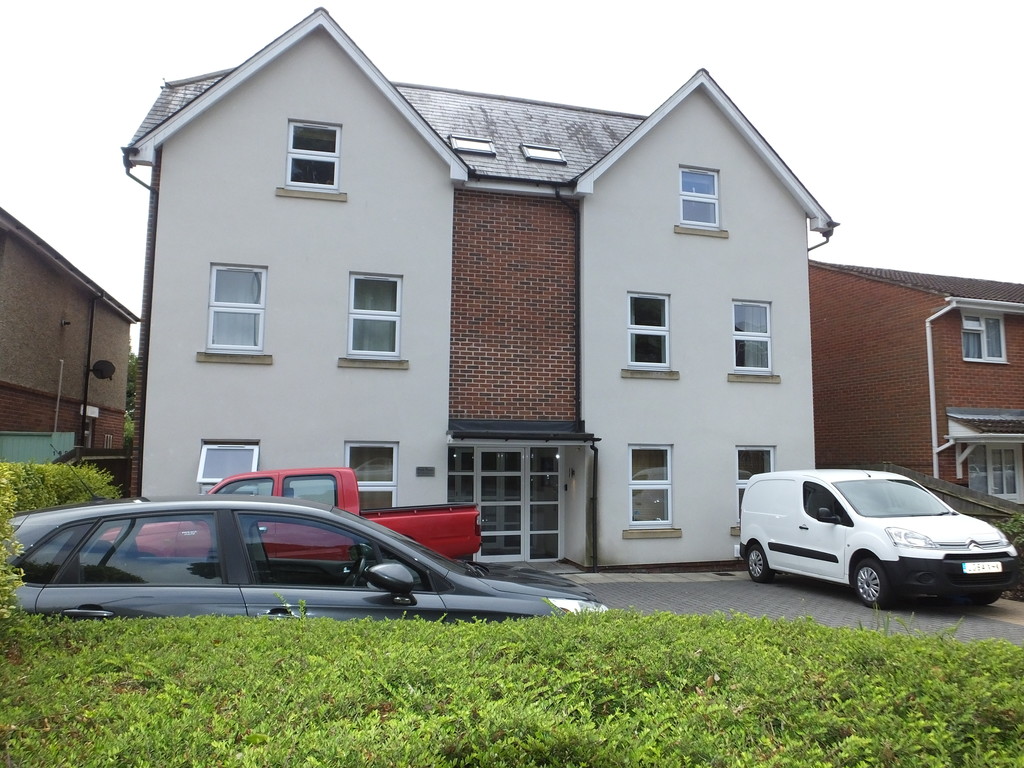 Martin Co Southampton City 1 Bedroom Apartment To Let In