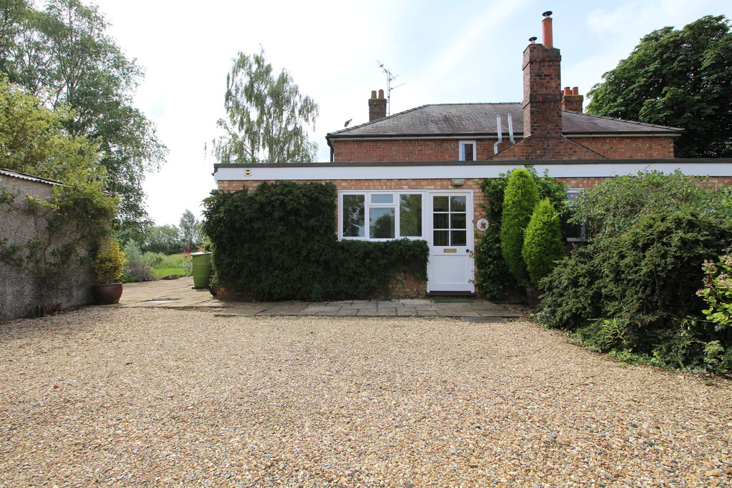 Whitegates Stamford 3 bedroom SemiDetached House Let in Little Duke