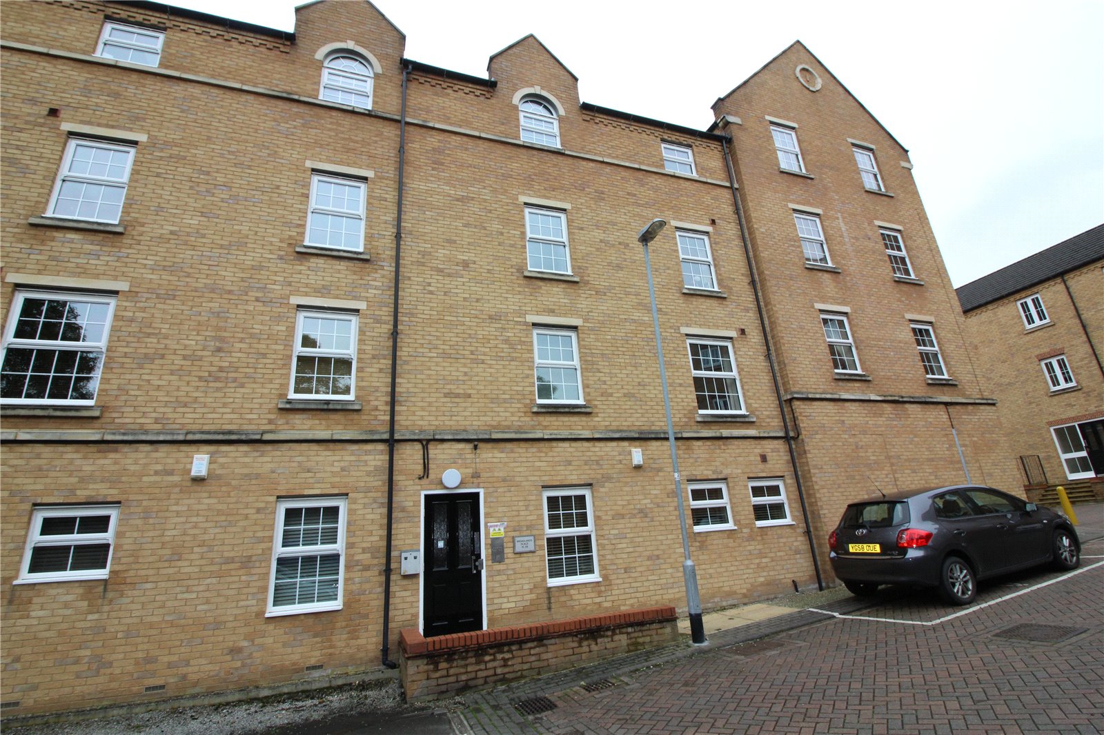 Whitegates Bramley 2 bedroom Flat For Sale in Broadlands Place, Pudsey