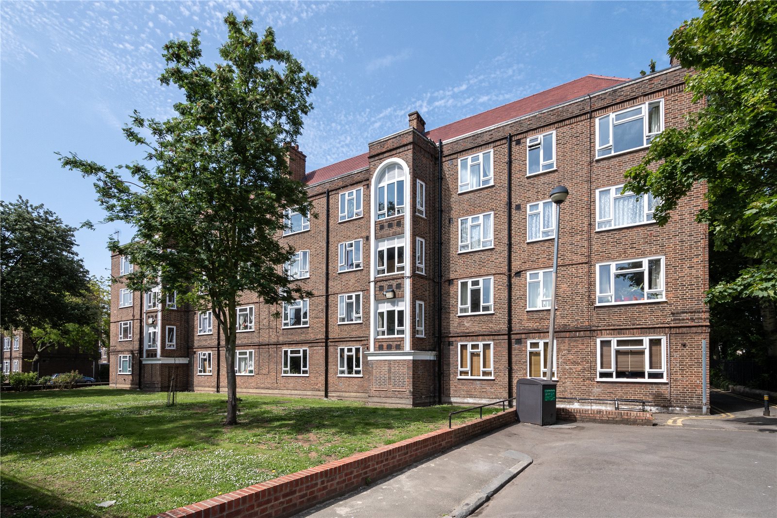 Ellis & Co Bethnal Green 3 bedroom Flat For Sale in Blisworth House